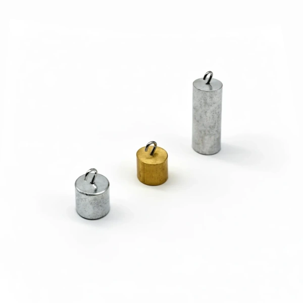 Набор тел равной массы (латунь, сталь, алюминий) цилиндры